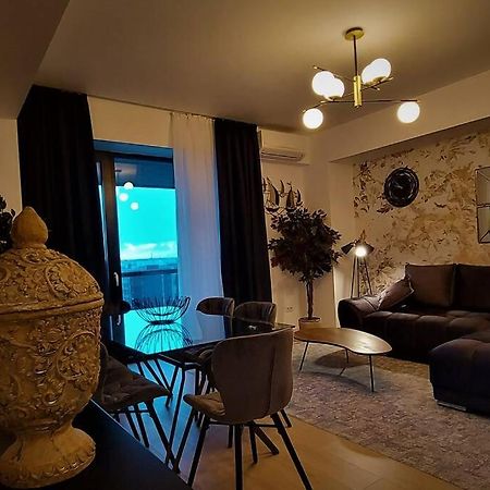 شقة Prime Location, Sea View Flat Near The Beach كونستانتا المظهر الخارجي الصورة