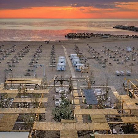 شقة Prime Location, Sea View Flat Near The Beach كونستانتا المظهر الخارجي الصورة