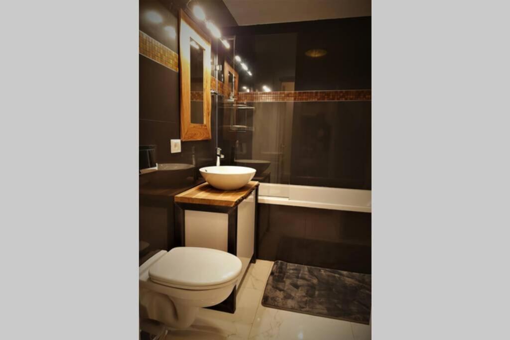 شقة Prime Location, Sea View Flat Near The Beach كونستانتا المظهر الخارجي الصورة
